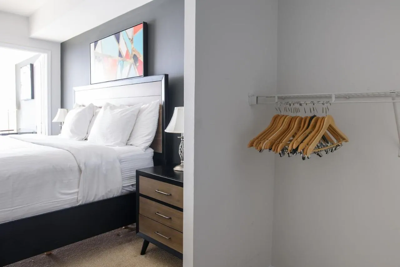 Apartment The Rosemont Residences Toronto